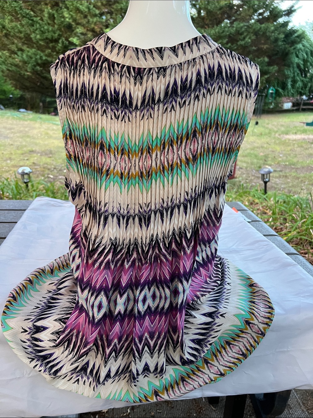 Parker Sleeveless Chevron-Print Button Blouse in Purple, Teal & Cream - Picture 3 of 5